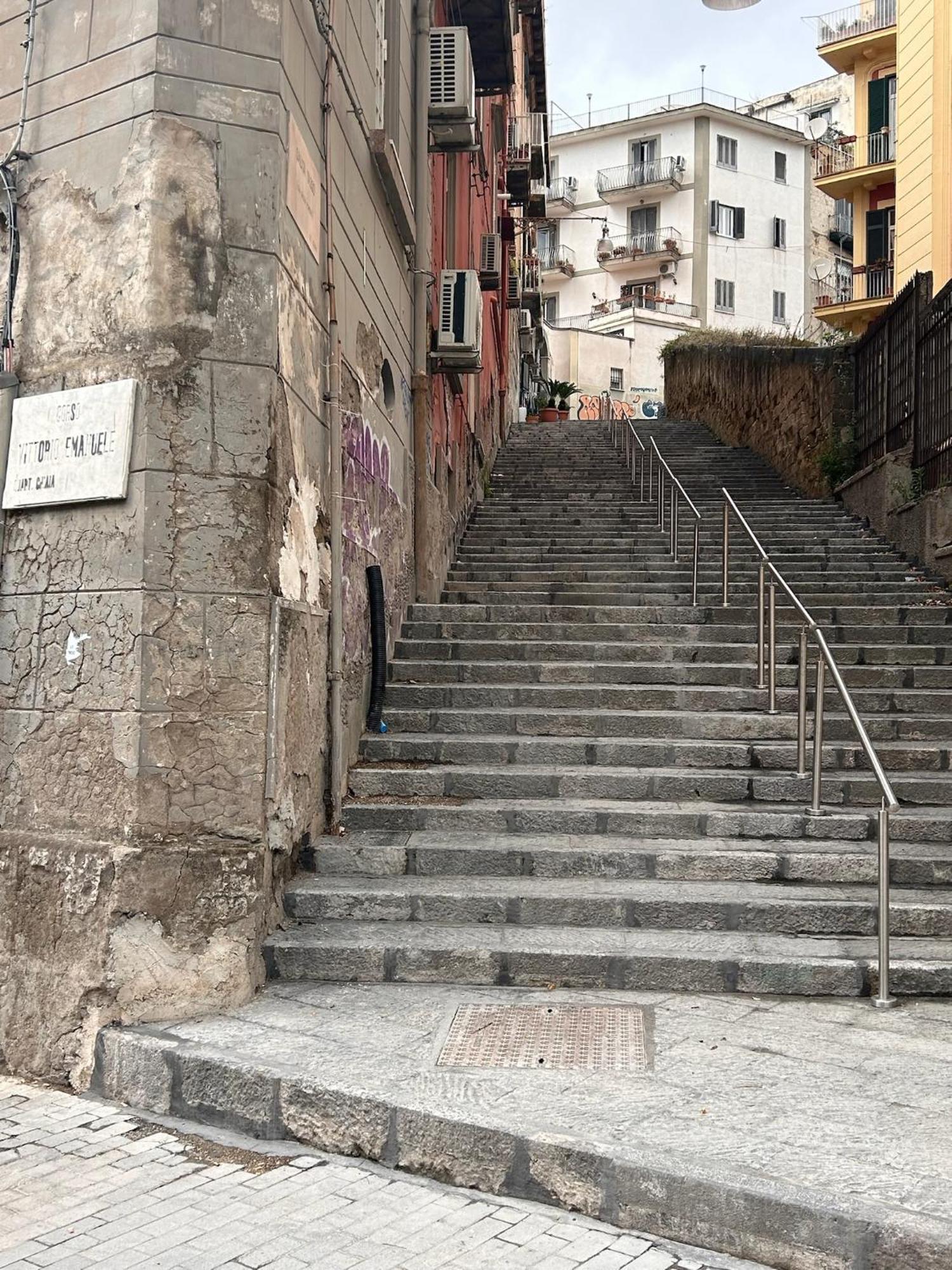 Intero Alloggio - Chiaia Naples Exterior photo