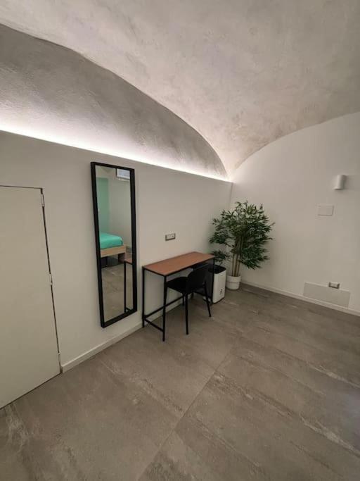Intero Alloggio - Chiaia Naples Exterior photo